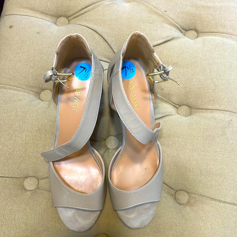 Nine West size 7.5 - Picture 3 of 5